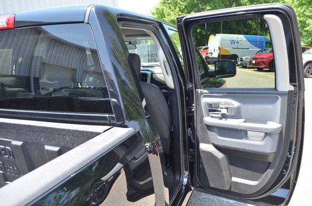 Used 2024 RAM 1500 Classic SLT AWD/4WD image 31