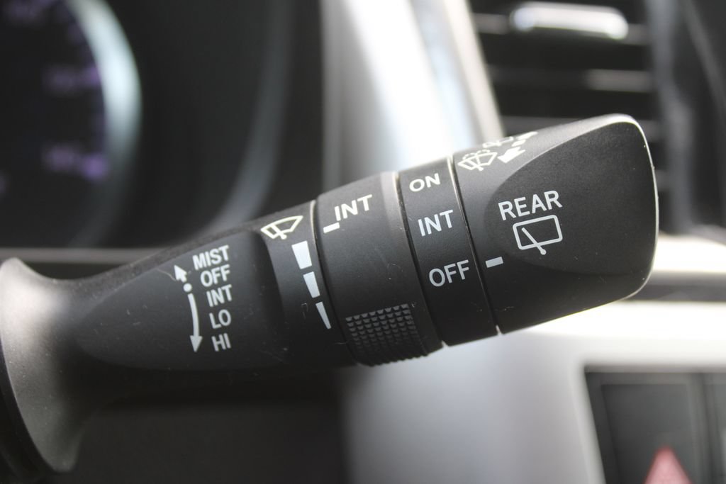 Used 2019 Toyota Highlander LE FWD image 31