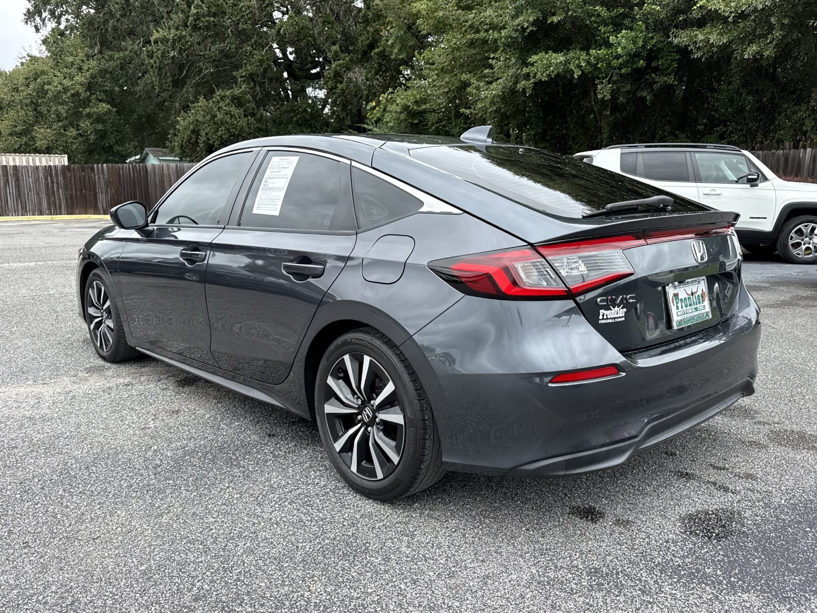 Used 2024 Honda Civic EX-L image 3