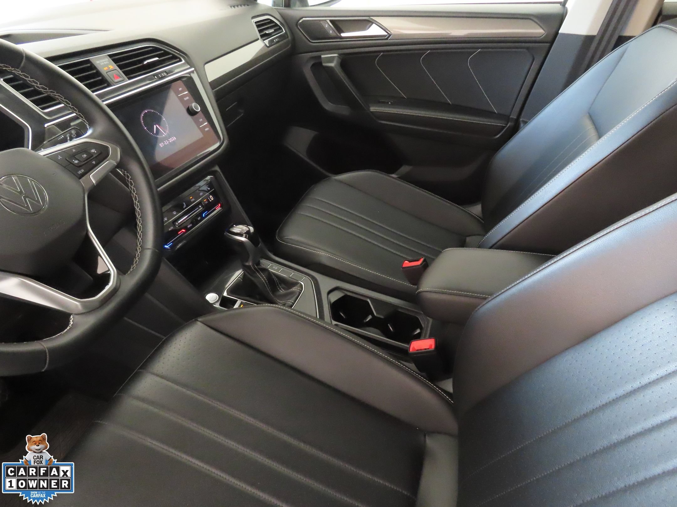 Certified 2022 Volkswagen Tiguan SE FWD image 21