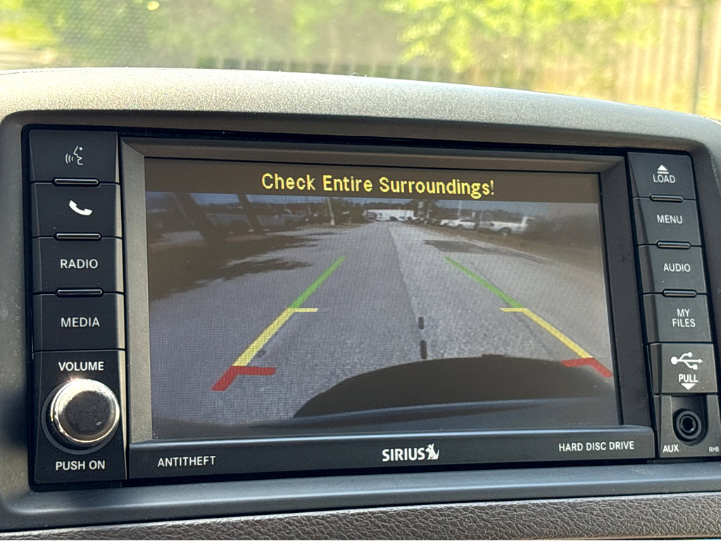 Used 2015 Chrysler Town & Country Touring w/ Driver Convenience Group FWD image 31