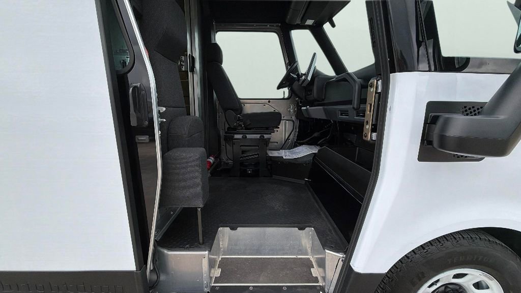 Used 2024 Chevrolet Brightdrop 600 w/ Commercial Equipment Package AWD/4WD image 31
