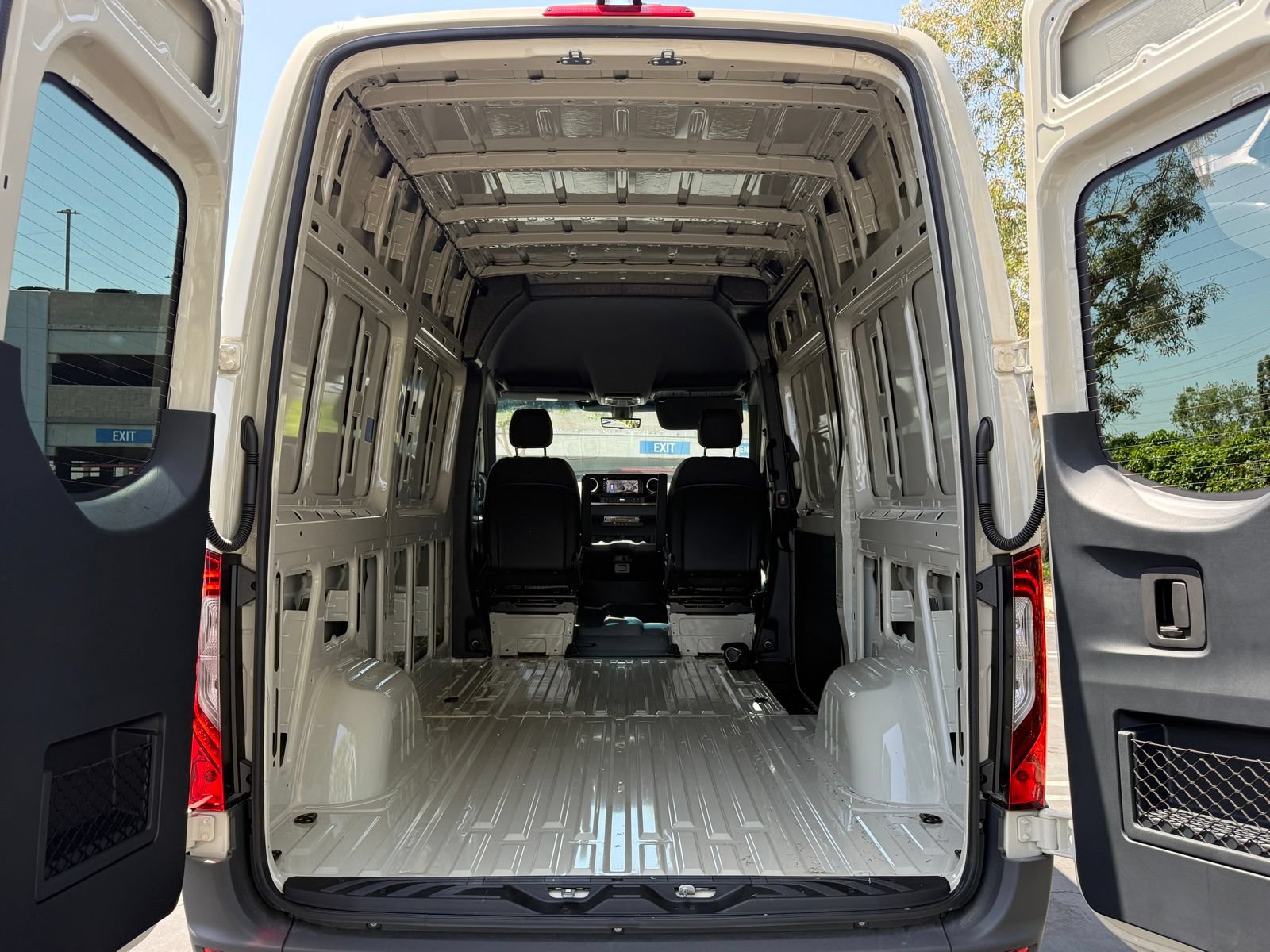 New 2026 Mercedes-Benz Sprinter 2500 image 17