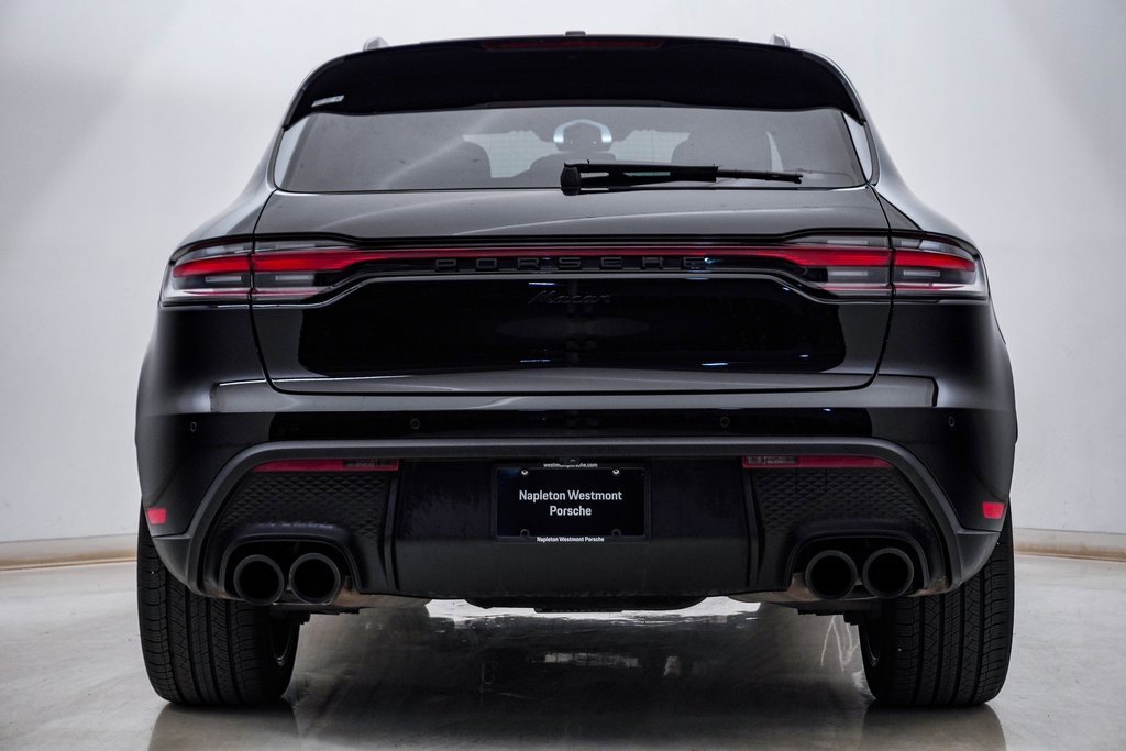 Certified 2025 Porsche Macan image 11