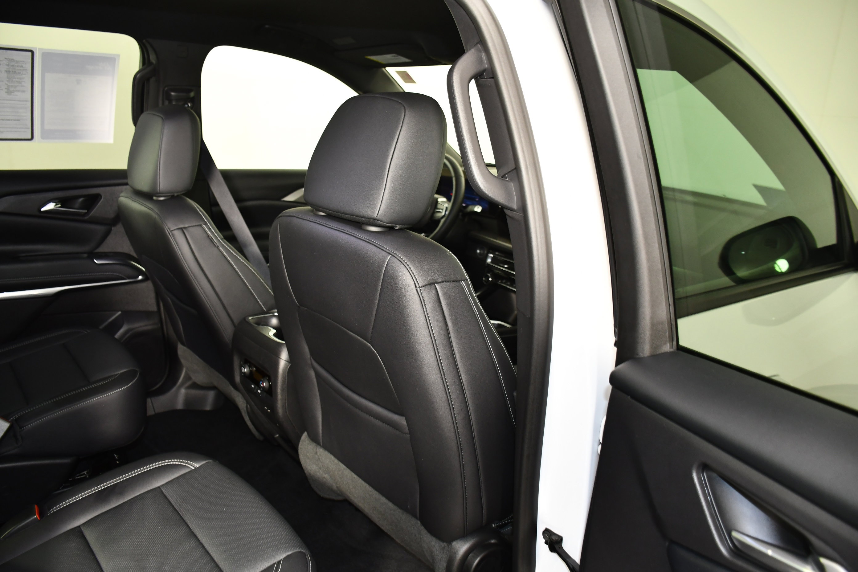 Used 2026 Chevrolet Traverse LT image 43