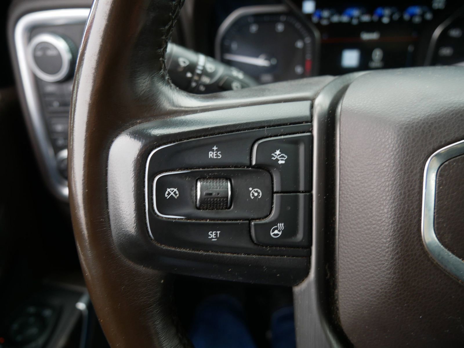Used 2022 GMC Sierra 3500 Denali w/ Denali Ultimate Package image 28