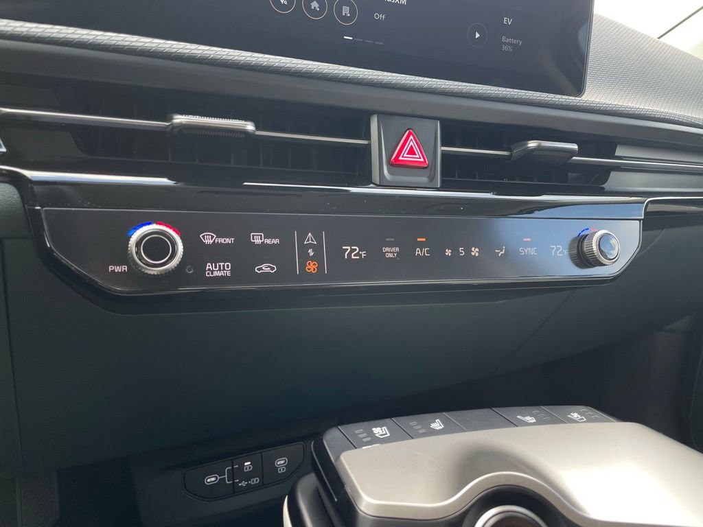 New 2025 Kia EV6 Wind image 18
