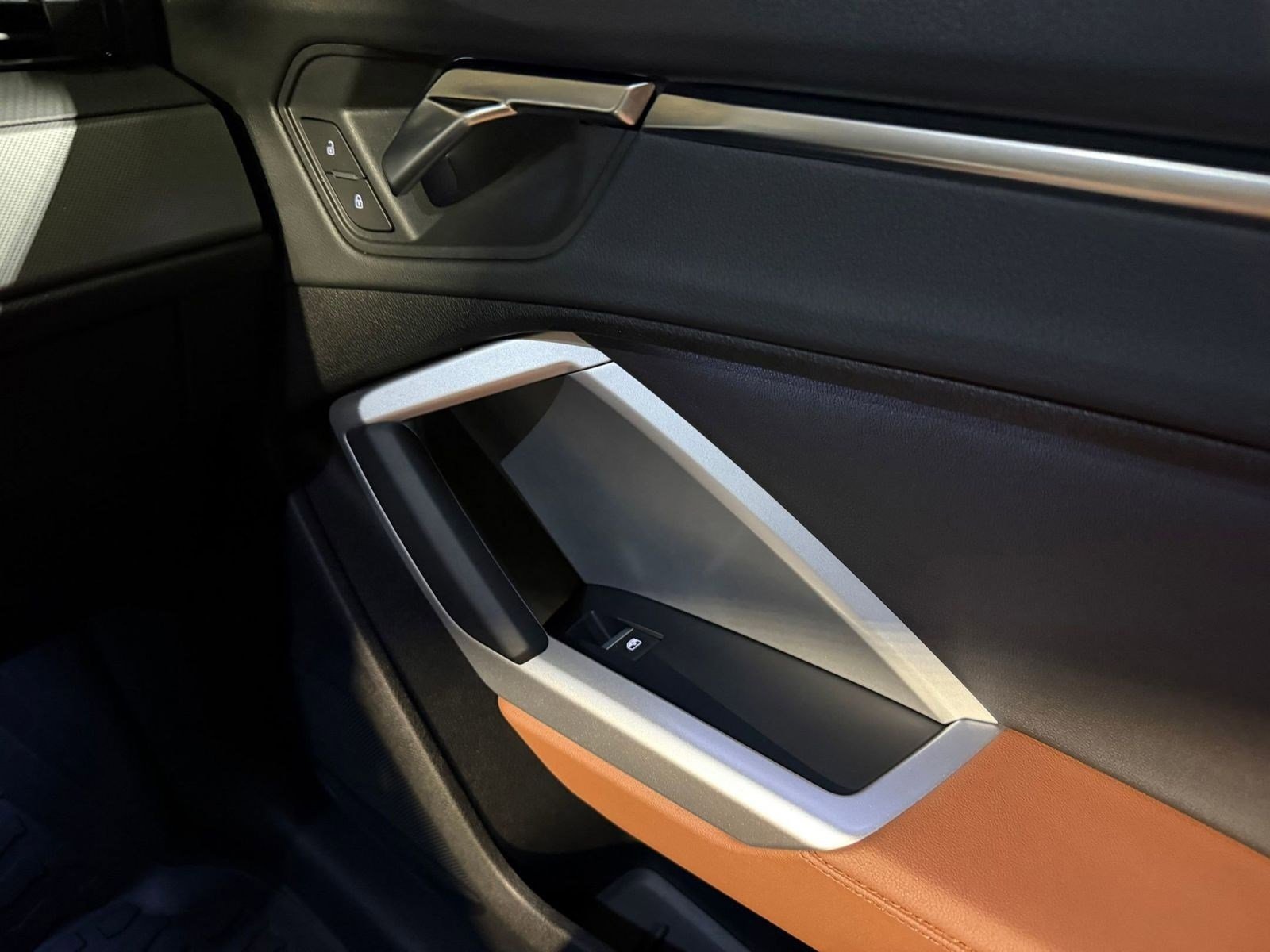 Certified 2025 Audi Q3 2.0T Premium w/ Convenience Package image 25