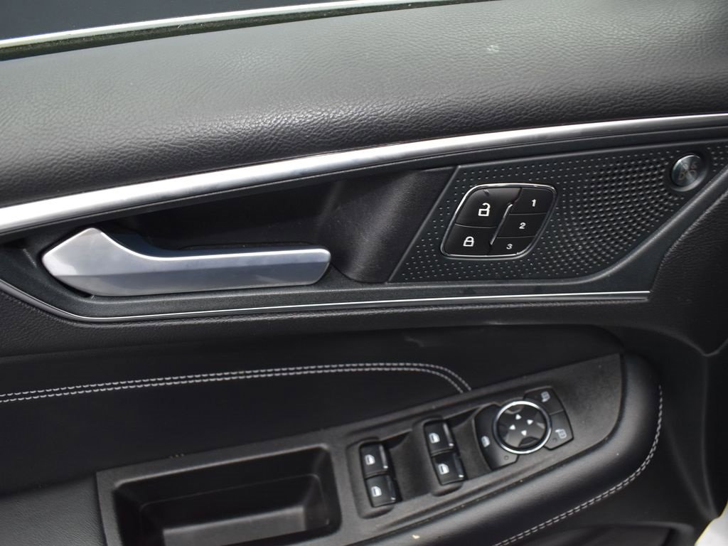 Used 2024 Ford Edge Titanium image 6