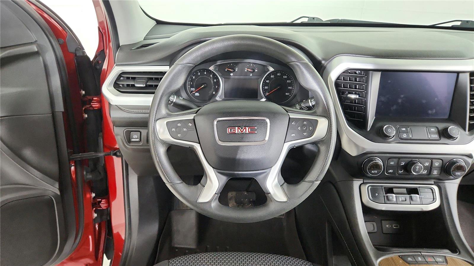 Used 2023 GMC Acadia SLE FWD image 12