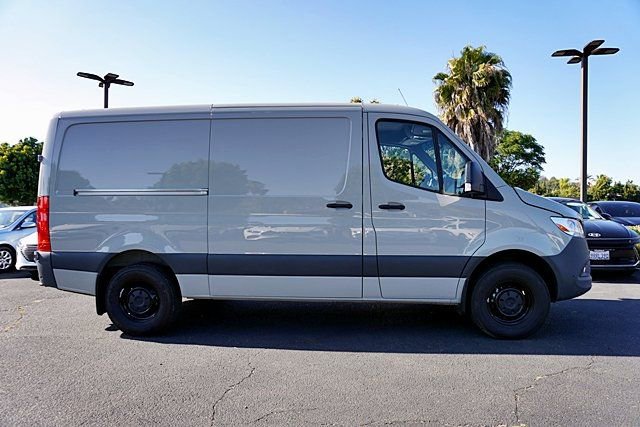 Used 2024 Mercedes-Benz Sprinter 2500 w/ Parking Package image 7