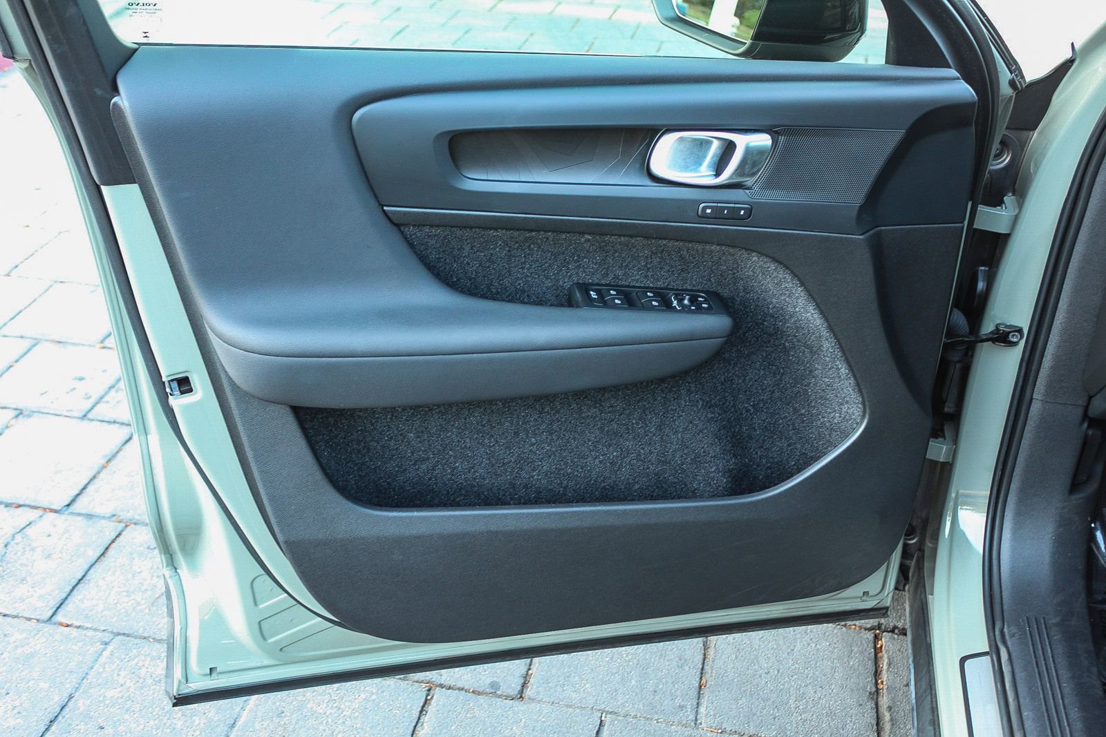 Used 2023 Volvo C40 P8 Recharge Plus w/ Protection Package Premier AWD/4WD image 21