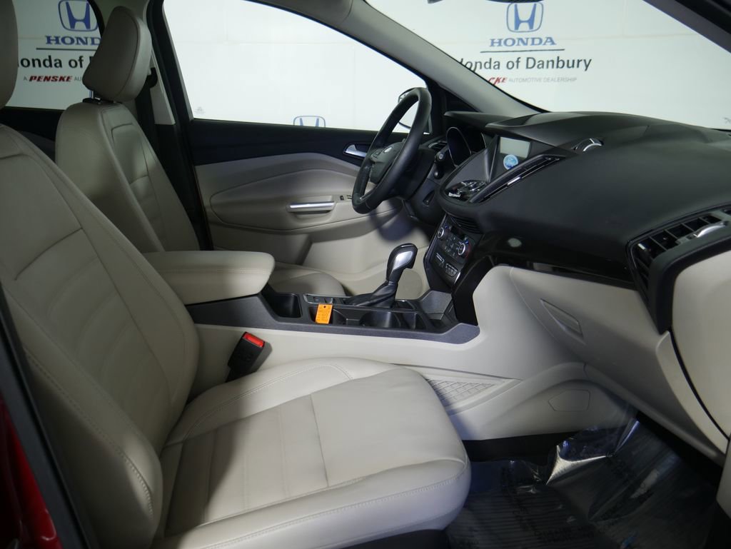 Used 2019 Ford Escape Titanium image 6