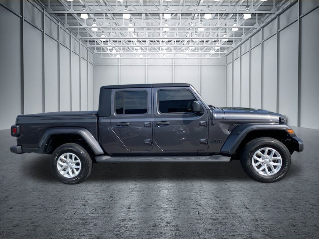 Used 2023 Jeep Gladiator Sport AWD/4WD image 4