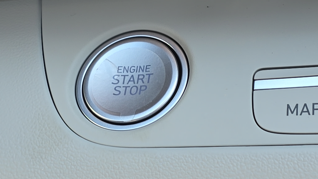 New 2026 Hyundai Elantra Limited FWD image 30