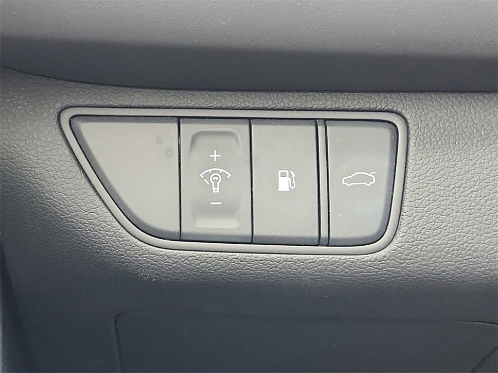 Used 2025 Genesis G70 2.5T w/ Sport Prestige Package image 21