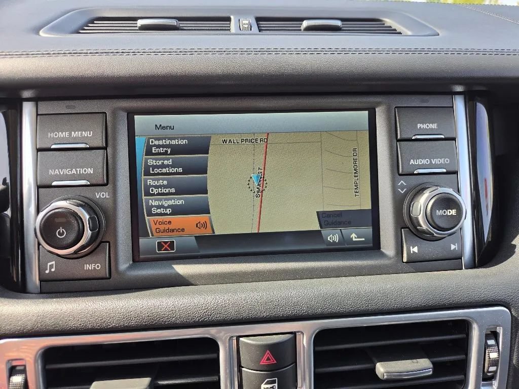 Used 2012 Land Rover Range Rover Supercharged AWD/4WD image 34
