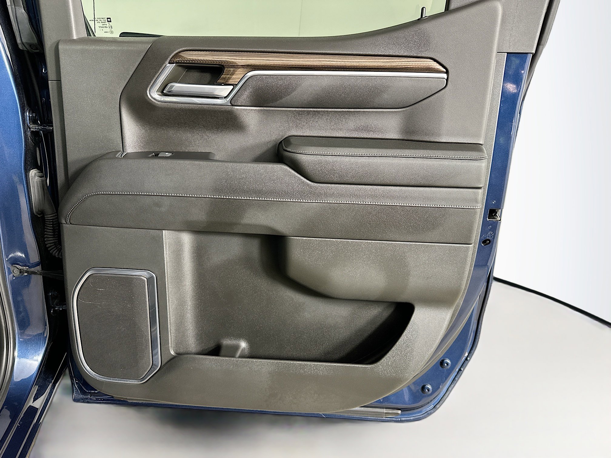 Used 2023 Chevrolet Silverado 1500 LT AWD/4WD image 29