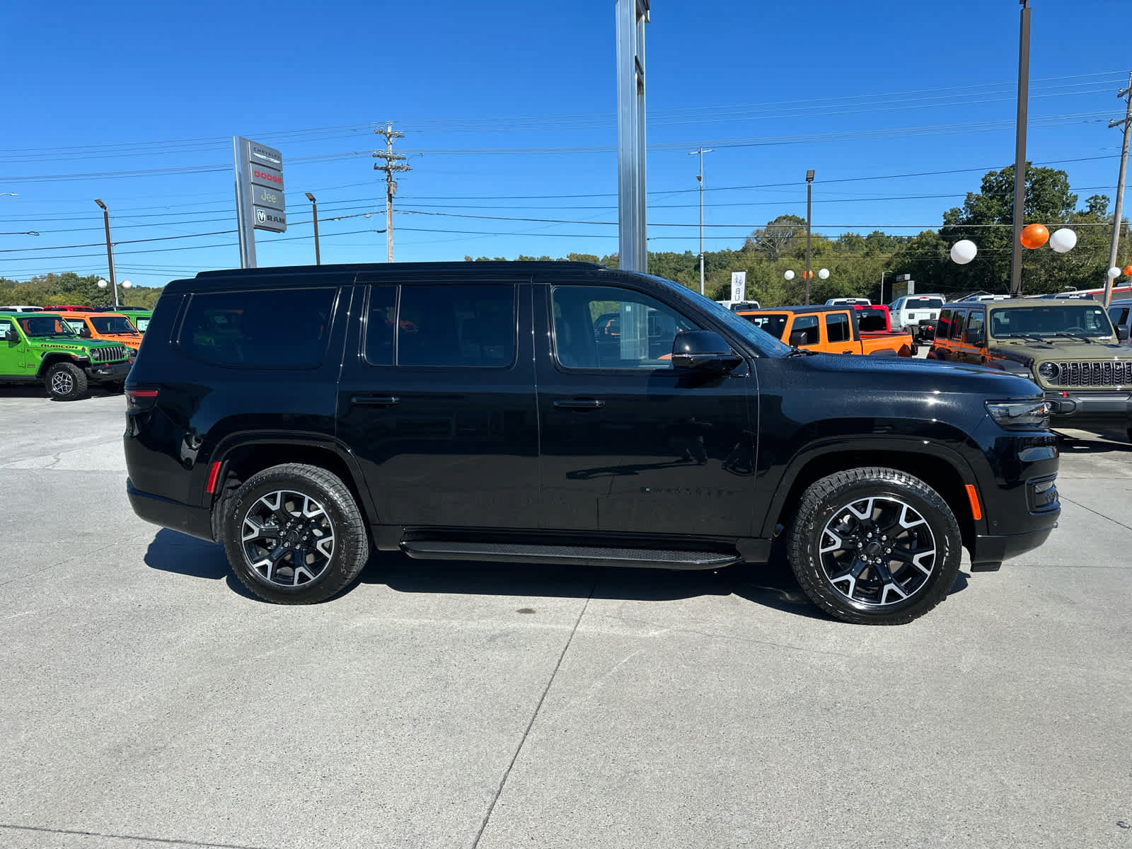 New 2025 Jeep Wagoneer Series II AWD/4WD image 2