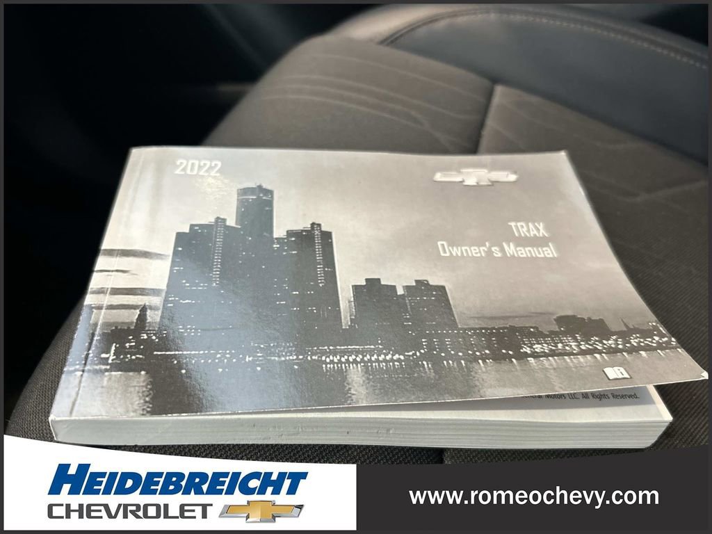 Used 2022 Chevrolet Trax LT w/ LT Convenience Package image 27