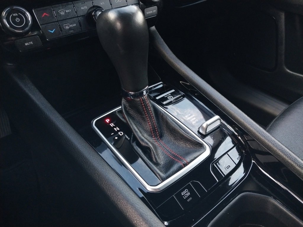 Used 2023 Jeep Compass Trailhawk image 18