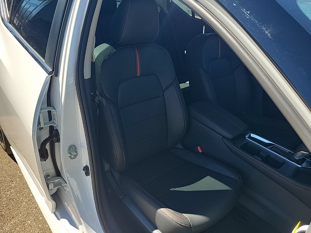 New 2025 Nissan Sentra SR w/ SR Premium Package FWD image 39