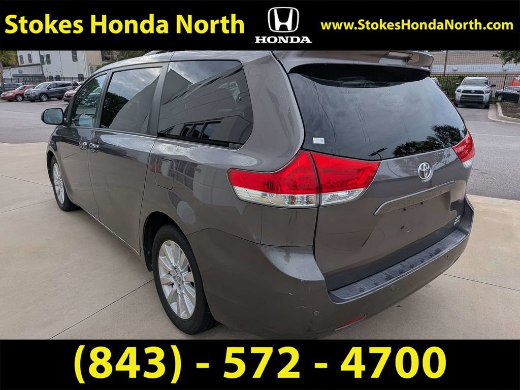 Used 2013 Toyota Sienna XLE w/ Entertainment Pkg AWD/4WD image 6