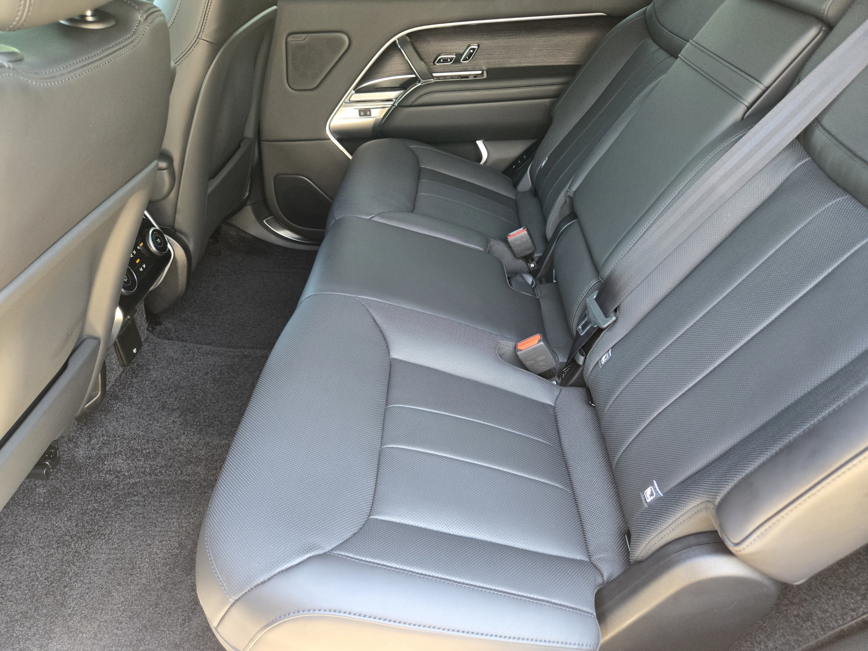 Certified 2025 Land Rover Range Rover Long Wheelbase SE AWD/4WD image 25