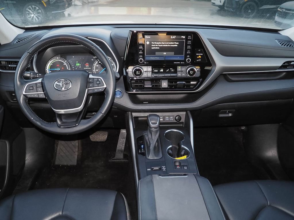 Used 2022 Toyota Highlander XLE image 11