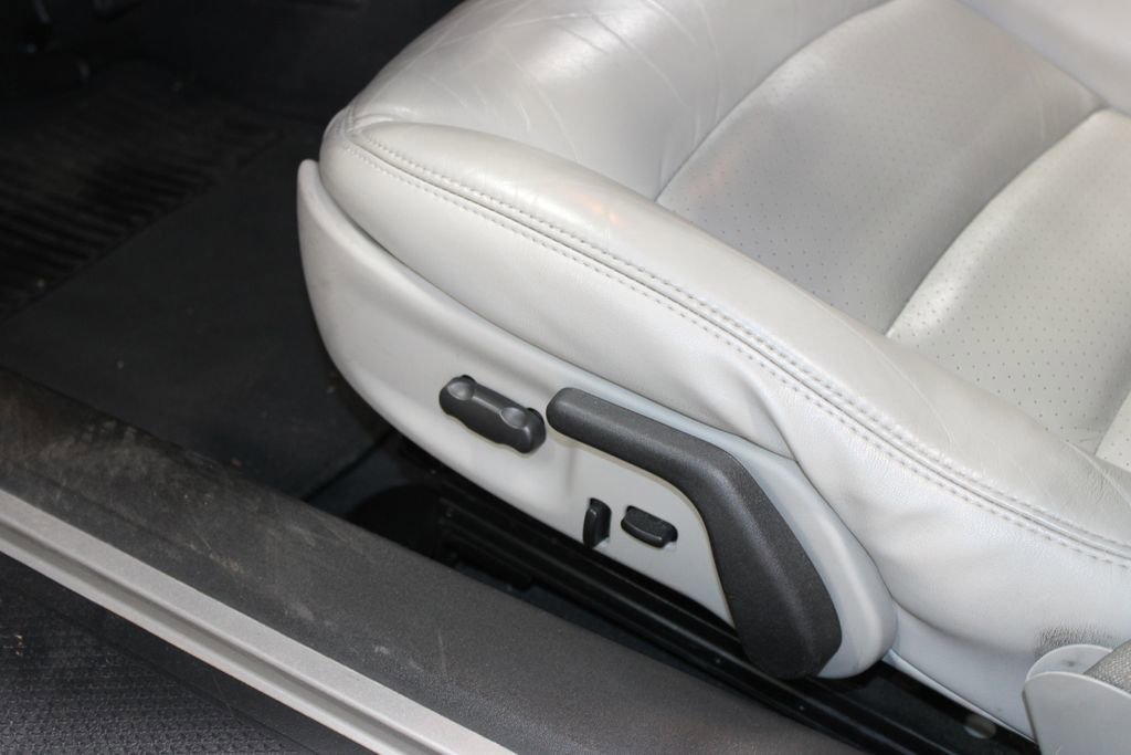 Used 2006 Chevrolet Corvette Convertible w/ Preferred Equipment Group RWD image 19