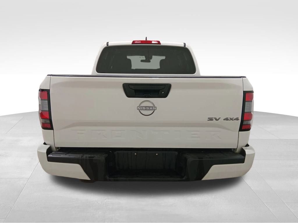 Used 2024 Nissan Frontier SV image 4