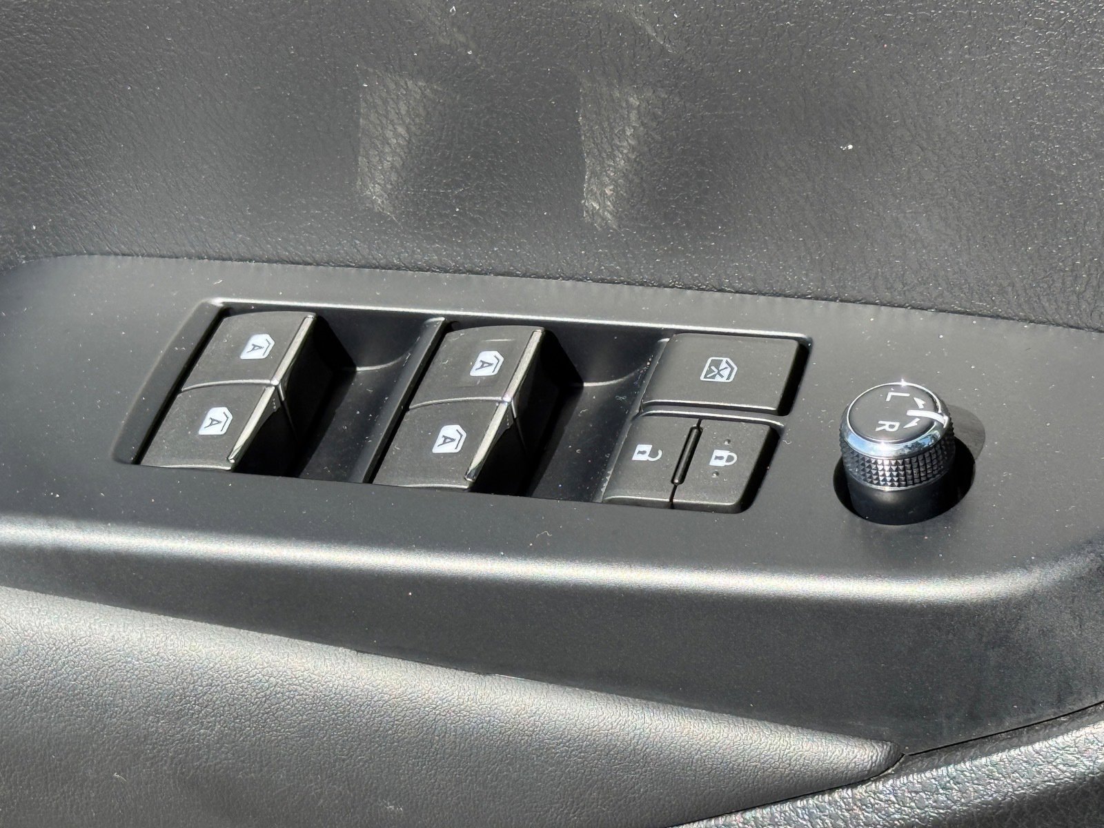 Used 2015 Toyota Highlander Limited FWD image 22