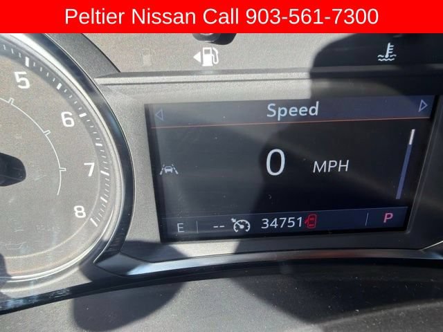Used 2024 GMC Terrain SLT w/ Tech Package FWD image 14