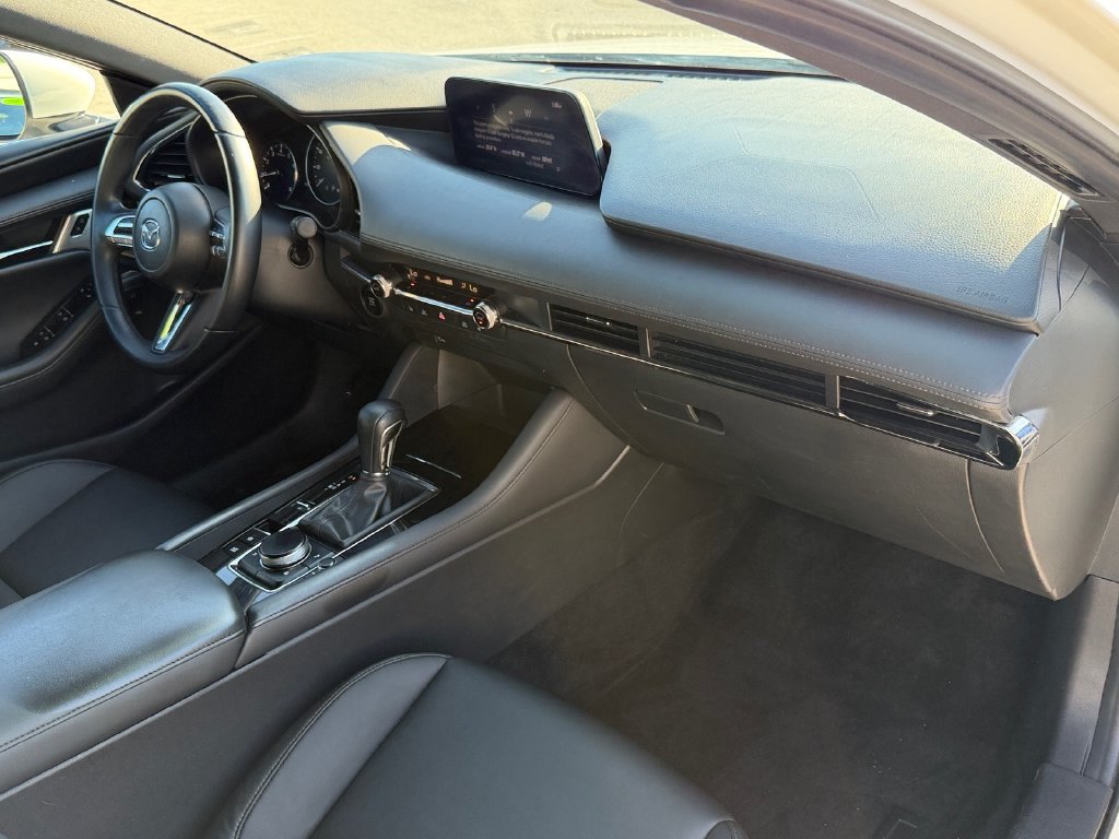 Used 2019 MAZDA MAZDA3 Hatchback w/ Preferred Package FWD image 21