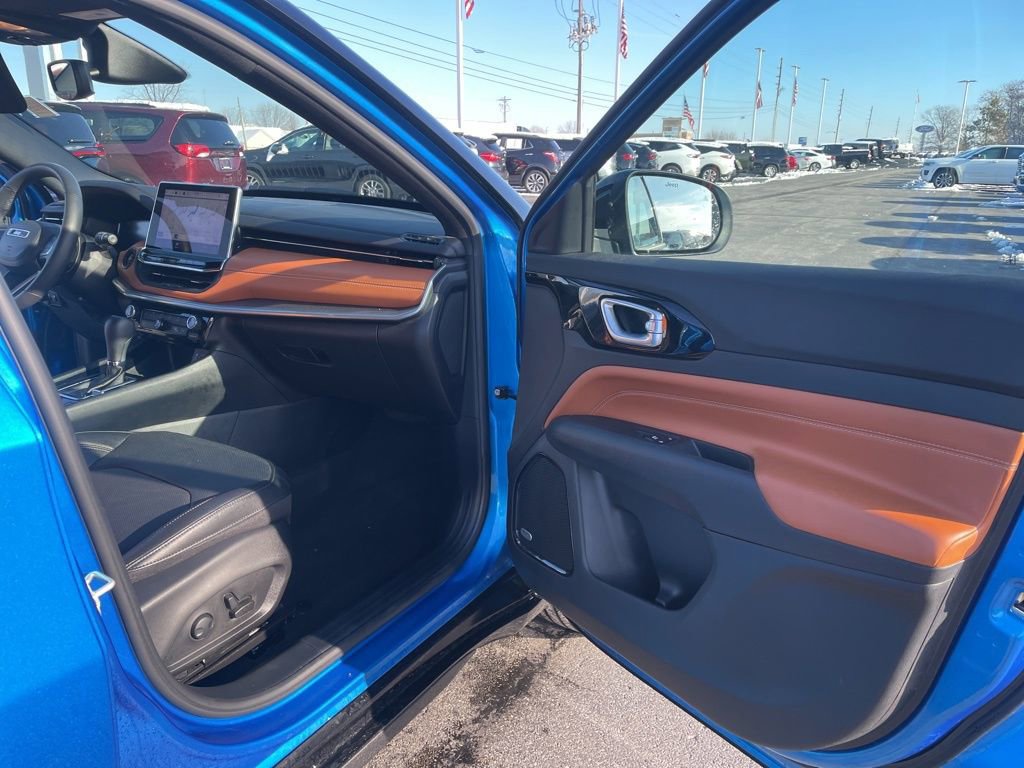 Used 2024 Jeep Compass Limited w/ Elite Group image 37