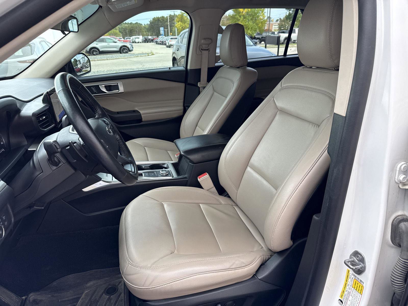 Used 2020 Ford Explorer XLT w/ Equipment Group 202A image 12