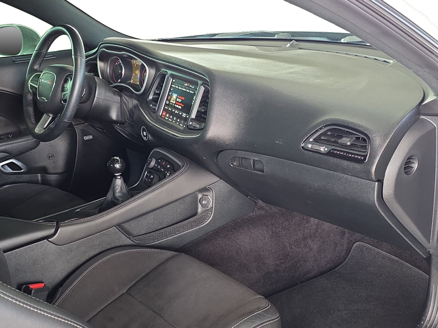 Used 2018 Dodge Challenger R/T Scat Pack w/ Leather Interior Group RWD image 24