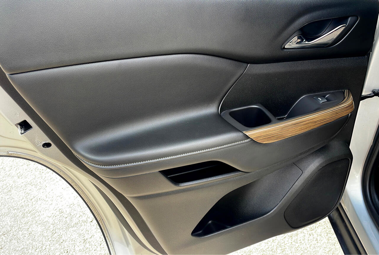 Used 2018 GMC Acadia SLE image 24