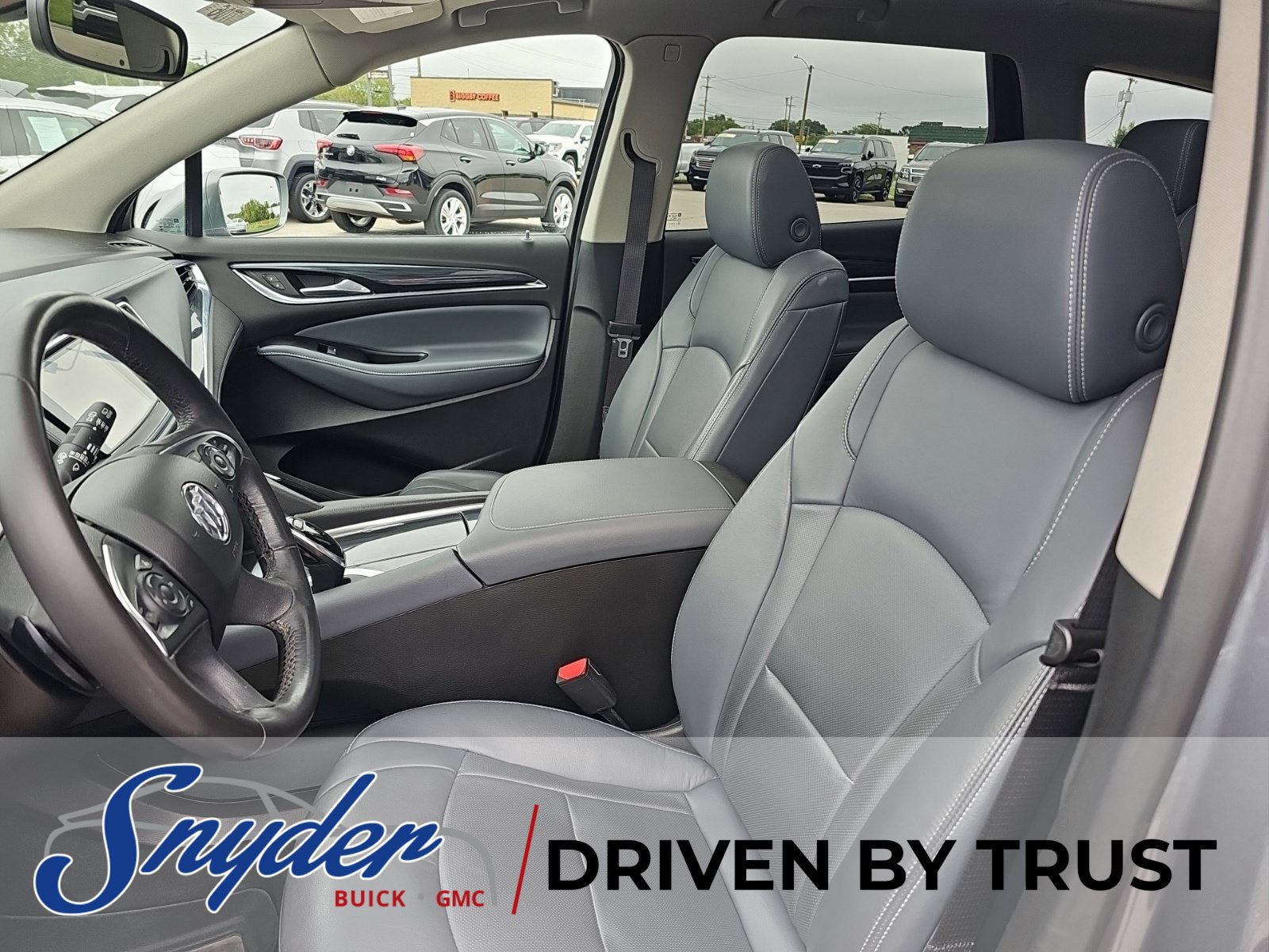 Used 2019 Buick Enclave Essence AWD/4WD image 13