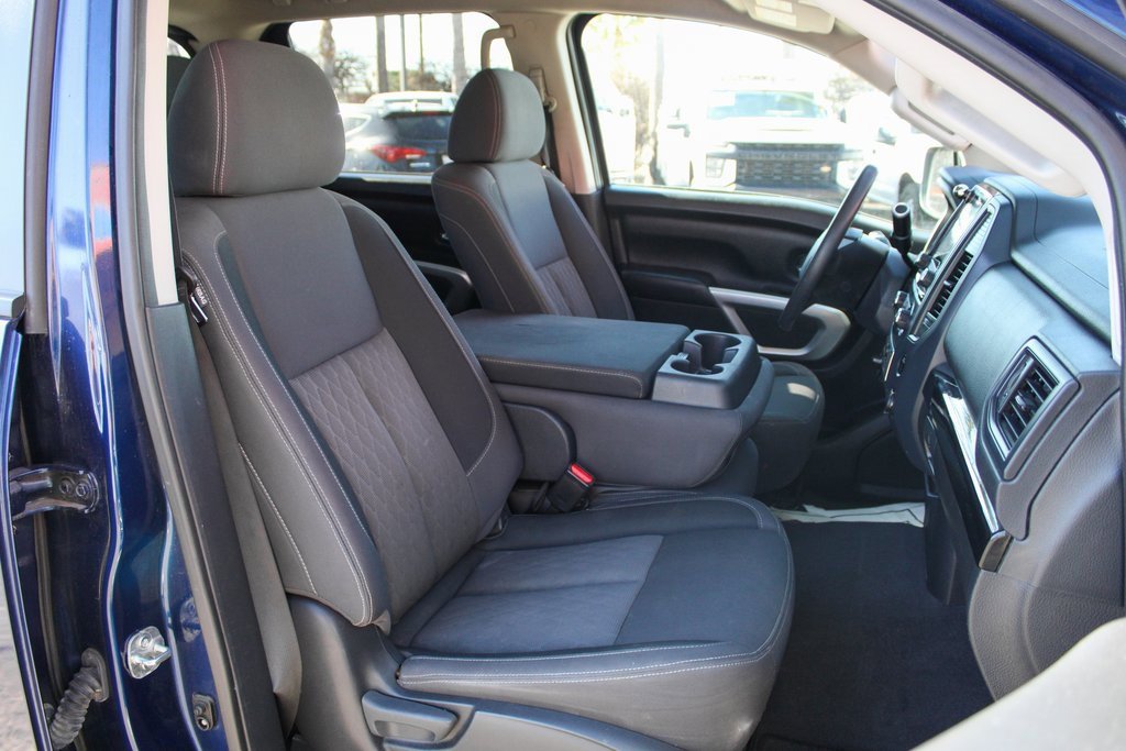 Used 2022 Nissan Titan SV image 36