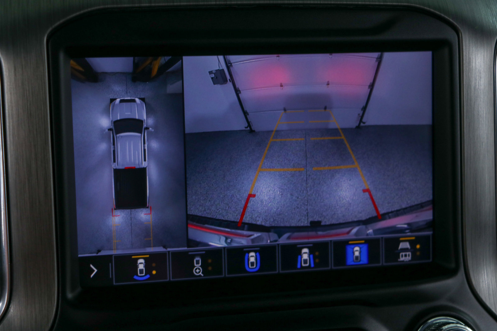 Used 2023 GMC Sierra 2500 Denali w/ Denali Ultimate Package image 19