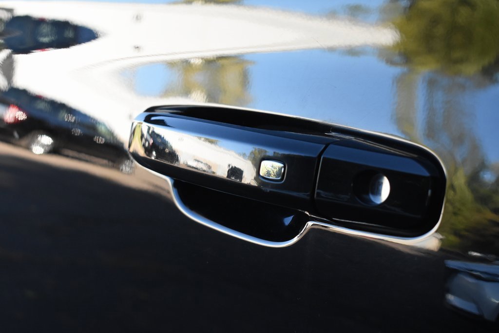 Used 2016 Chevrolet Tahoe LT w/ Luxury Package image 11