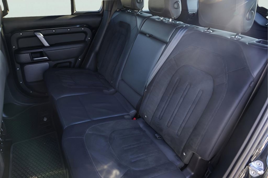 Used 2023 Land Rover Defender 110 V8 image 27