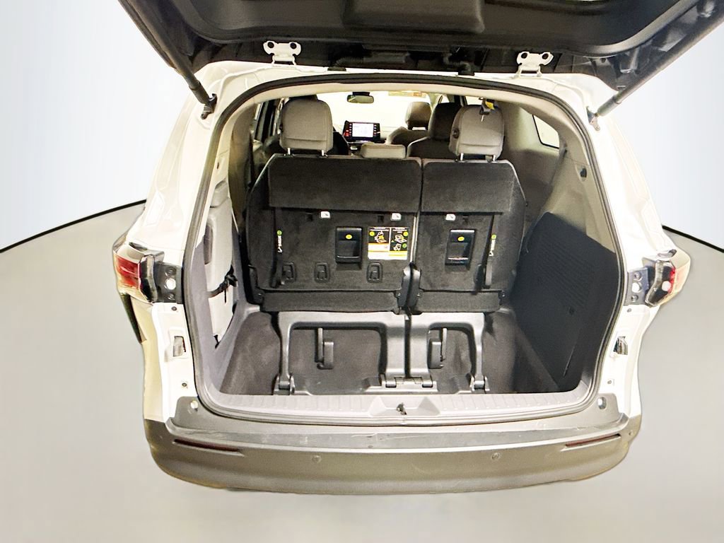 Certified 2022 Toyota Sienna XLE FWD image 23