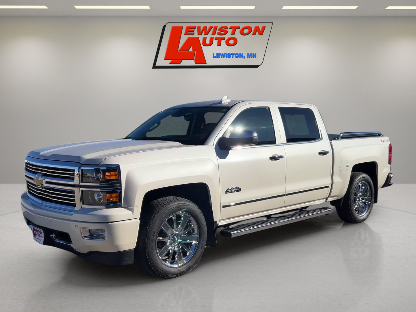 Used 2015 Chevrolet Silverado 1500 High Country w/ High Country Premium Package AWD/4WD image 1