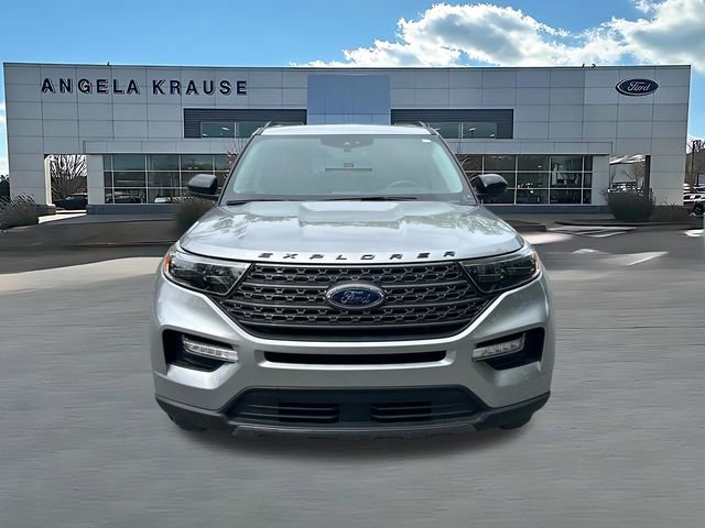 Used 2023 Ford Explorer XLT w/ Equipment Group 202A image 2