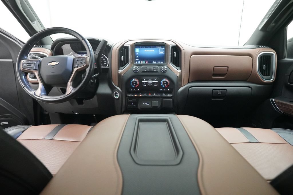 Used 2021 Chevrolet Silverado 1500 High Country w/ Technology Package AWD/4WD image 5