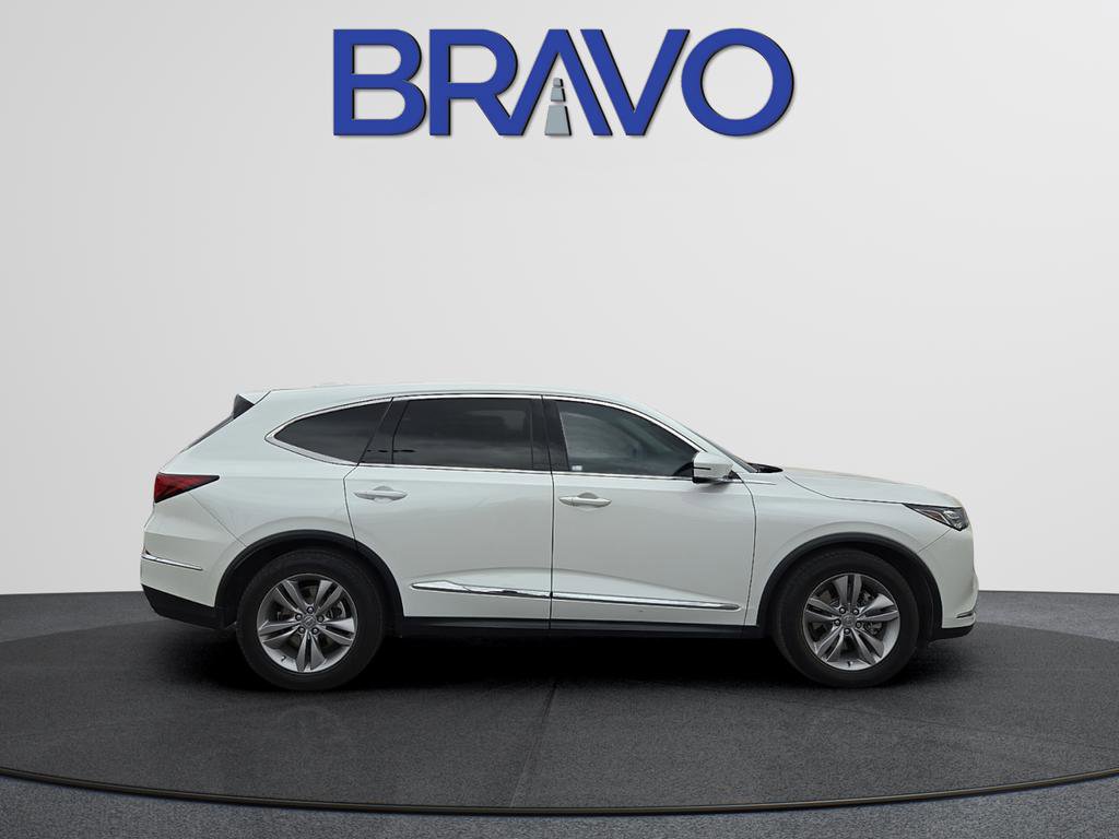 Used 2023 Acura MDX SH-AWD image 3