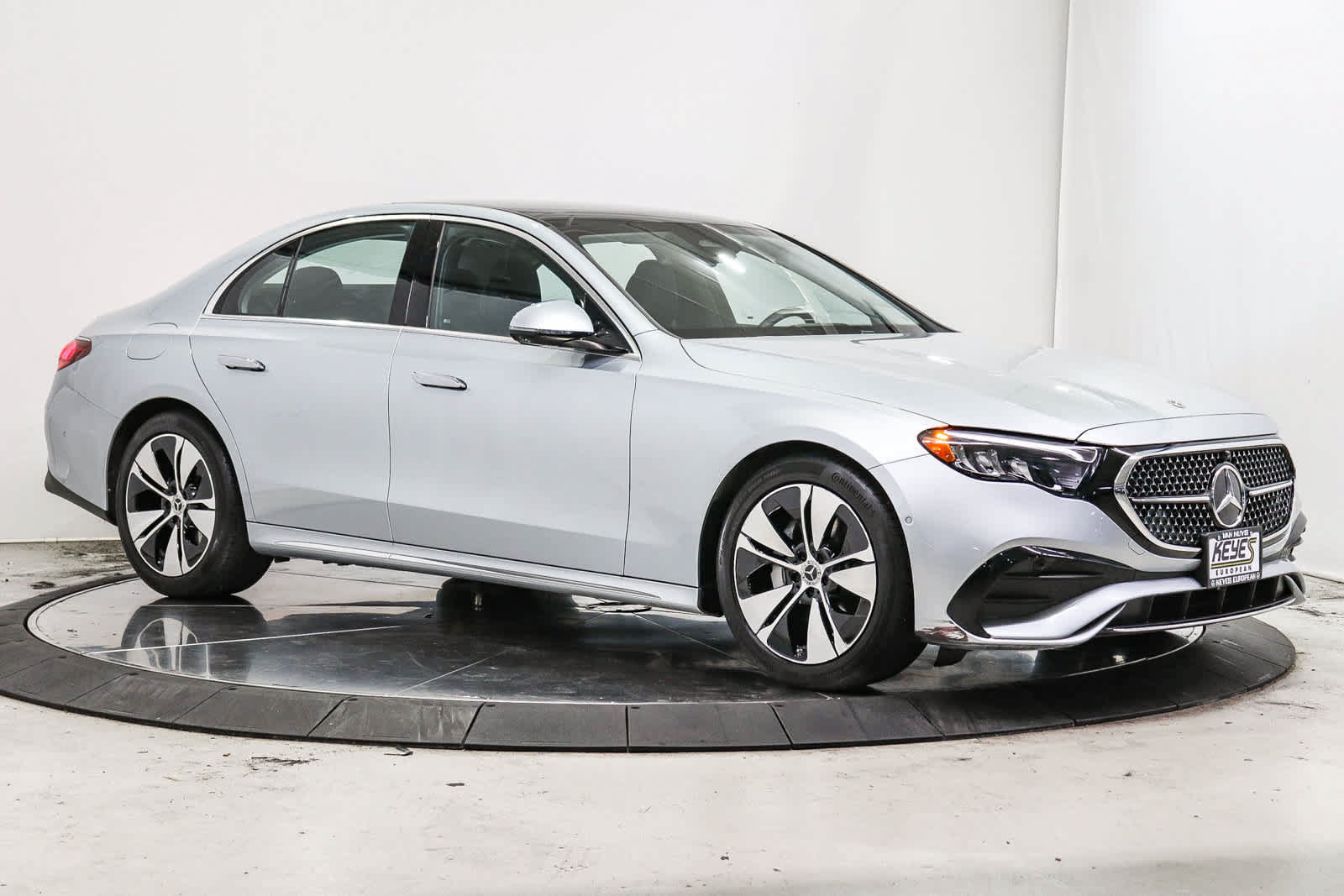 Certified 2025 Mercedes-Benz E 350 4MATIC Sedan image 5