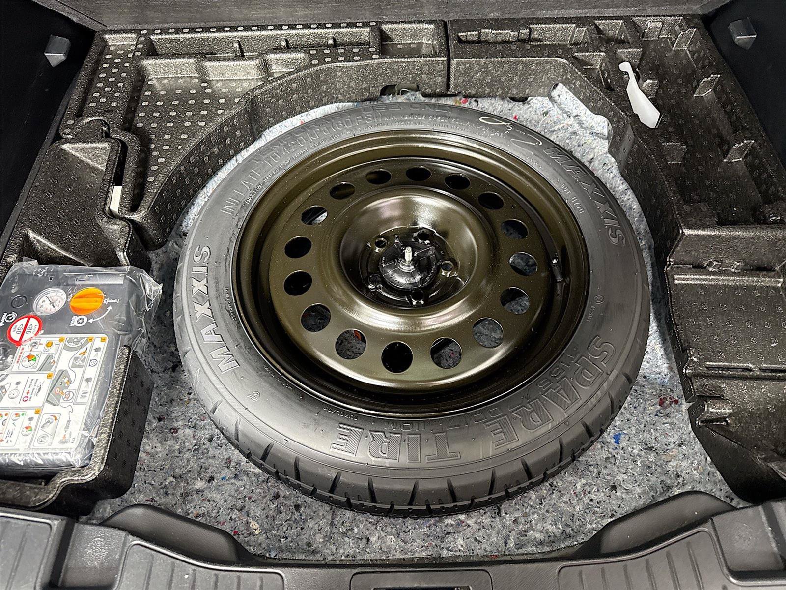Used 2025 Ford Escape ST-Line FWD image 35